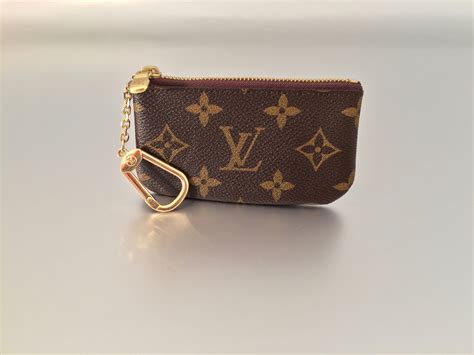 louis vuitton autoschlüsseletui|Louis Vuitton luggage holder.